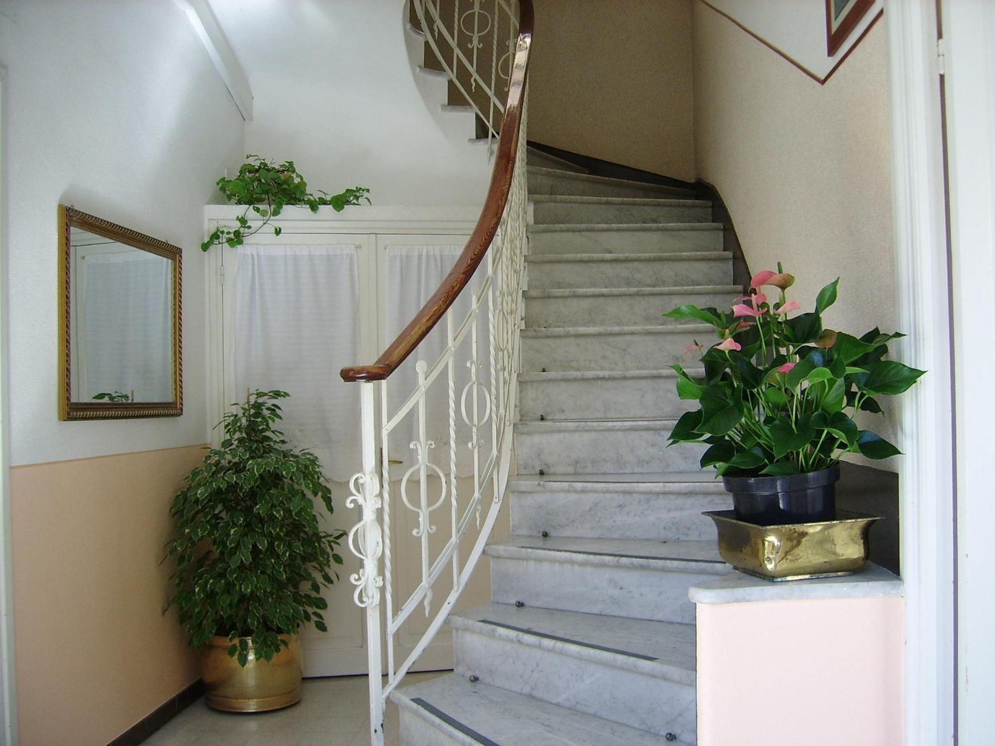 Hotel Fiorenza & Banksia Meuble Alassio Exterior foto