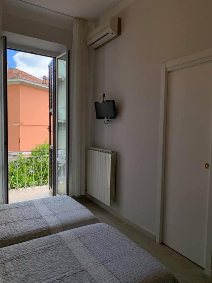 Hotel Fiorenza & Banksia Meuble Alassio Exterior foto