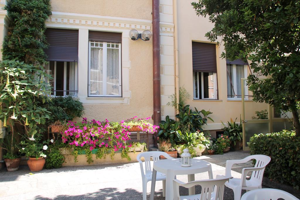 Hotel Fiorenza & Banksia Meuble Alassio Exterior foto